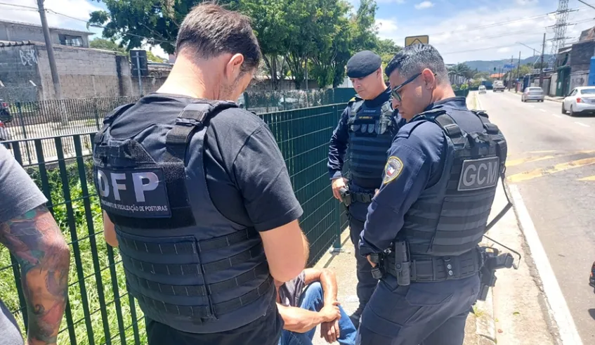 PREFEITURA FLAGRA DESCARTE IRREGULAR DE LIXO NO CÓRREGO DO GREGÓRIO, EM BRAZ CUBAS