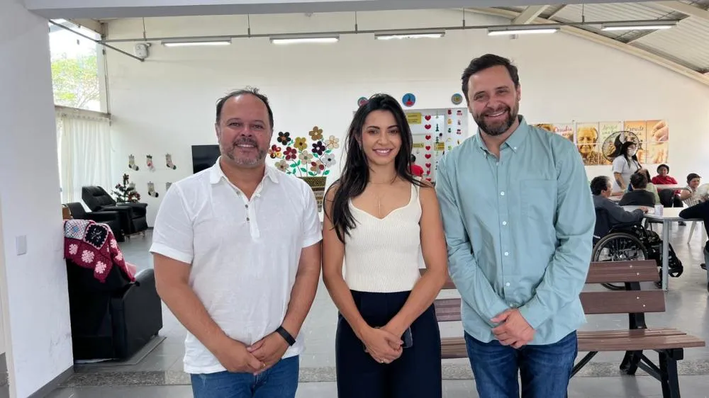 CARRETA OFTALMOLÓGICA LEVA ATENDIMENTO GRATUITO A IDOSOS EM ARUJÁ