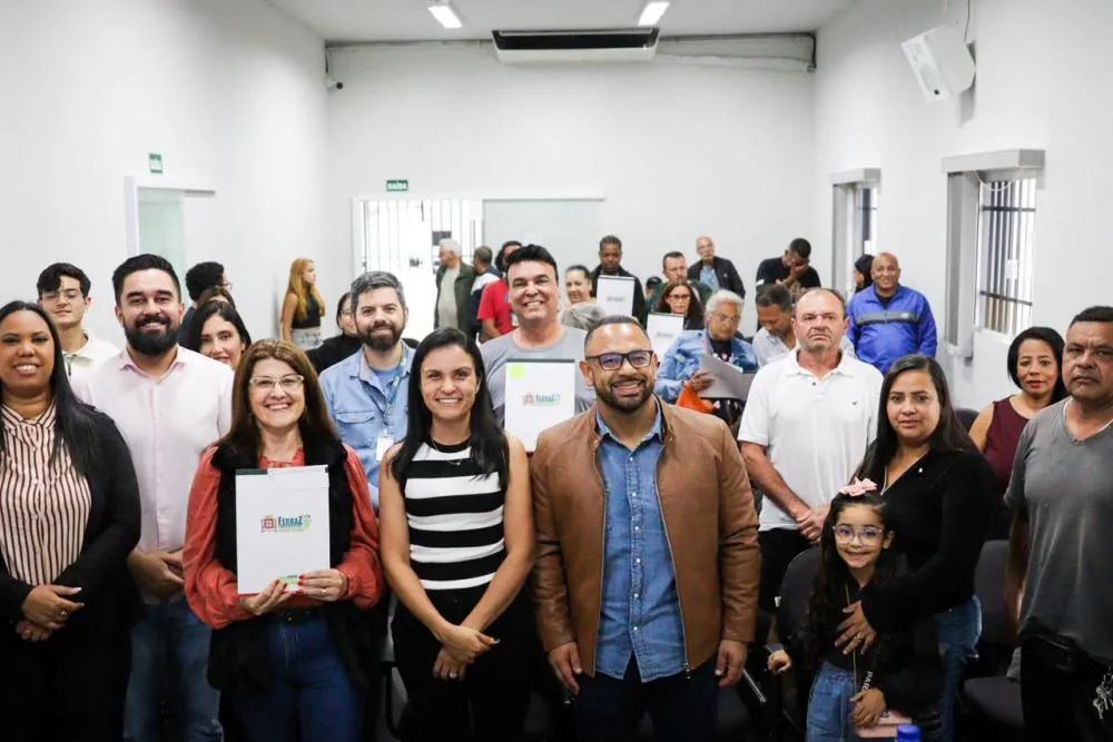 Prefeitura de Ferraz de Vasconcelos entrega mais 40 matrículas de regularização fundiária