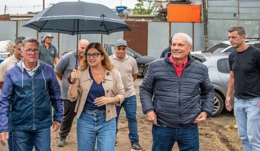 Prefeita Mara Bertaiolli participa de reinício das obras de esgotamento sanitário da Vila Nova Jundiapeba