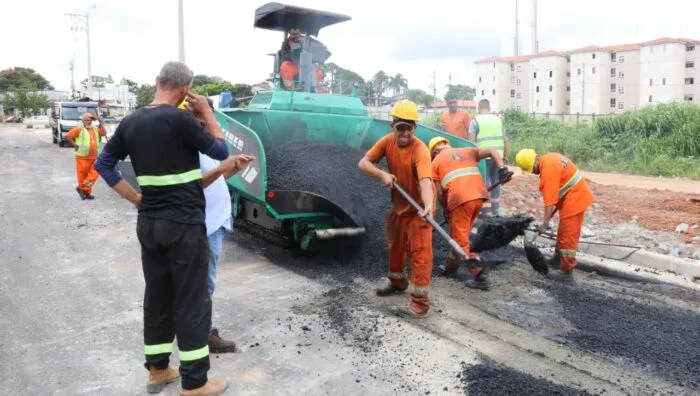 Prefeito vistoria obras da avenida Senador Roberto Simonsen e do Rodoanel durante o fim de semana