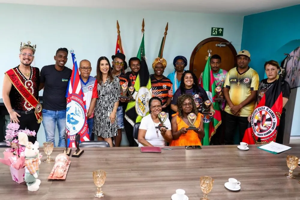 Prêmio Estandarte de Ouro é entregue às escolas de samba participantes do Carnaval 2026