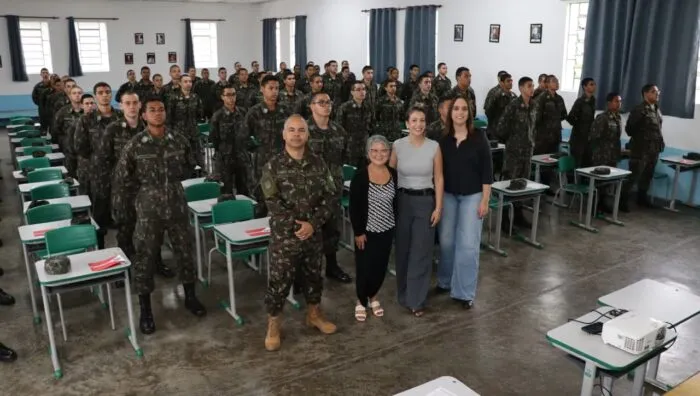 Prefeito e primeira-dama participam de aula inaugural do Tiro de Guerra