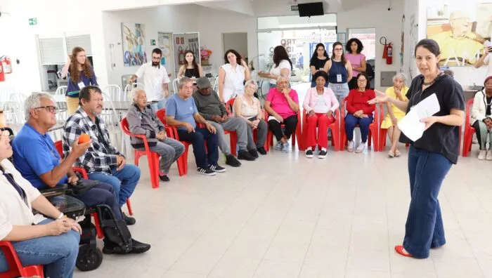 Planejamento Urbano promove escuta com idosos para programa “Bairros + Completos”
