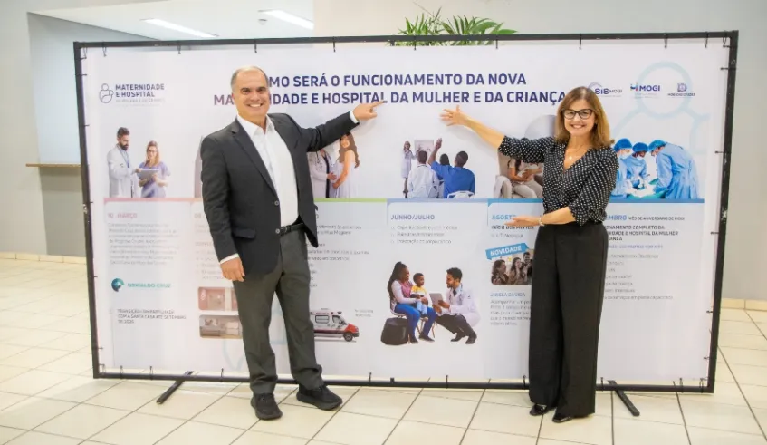 Mara Bertaiolli e Téo Cusatis apresentam Maternidade a servidores antes da inauguração