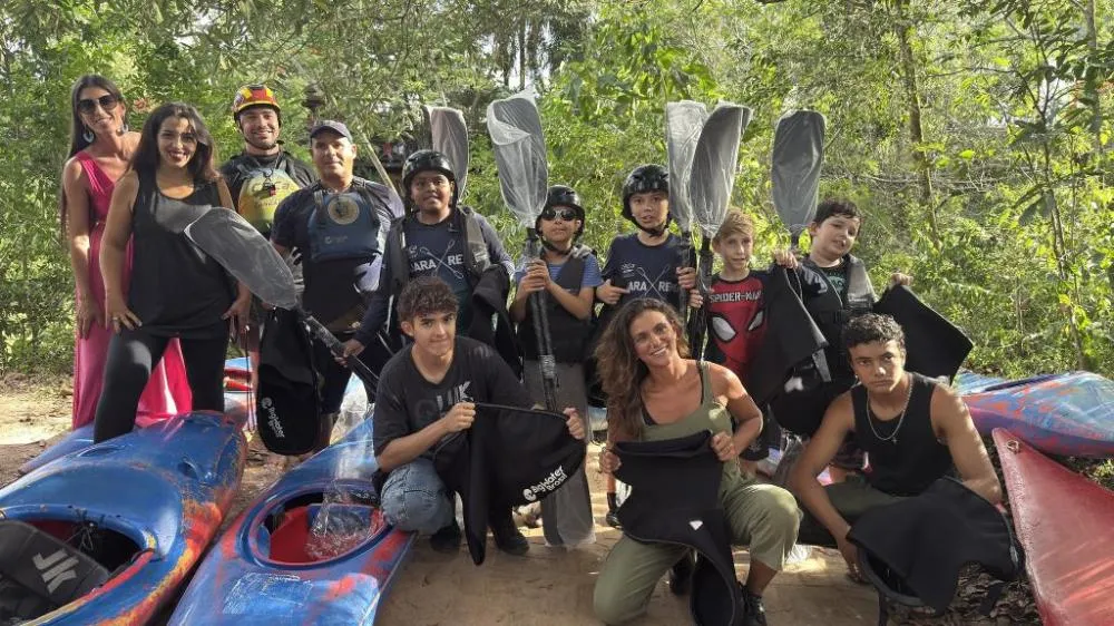 Prefeitura de Guararema entrega novos equipamentos para alunos da canoagem