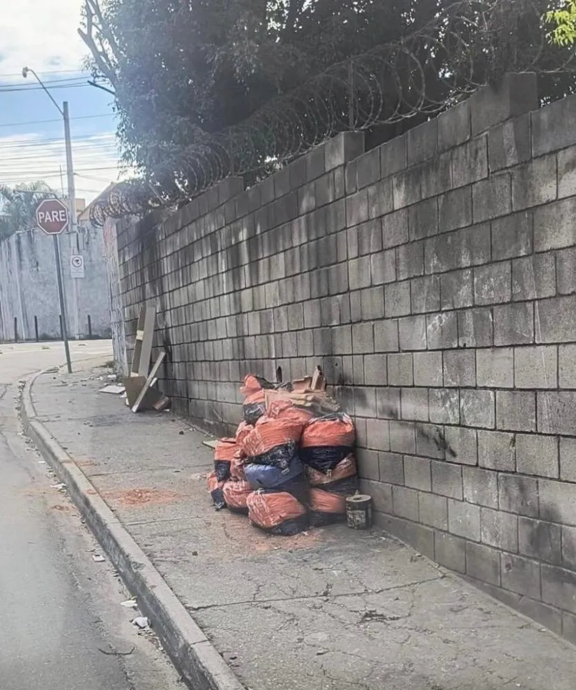GCM de Ferraz autua mais um infrator por descarte irregular de resíduos no Jardim Barão