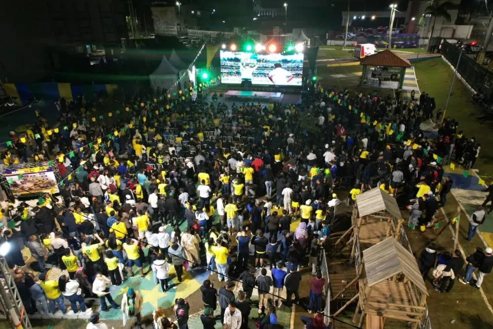 Mais de 5 mil pessoas acompanham vitória do Brasil em evento promovido pela Prefeitura de Ferraz