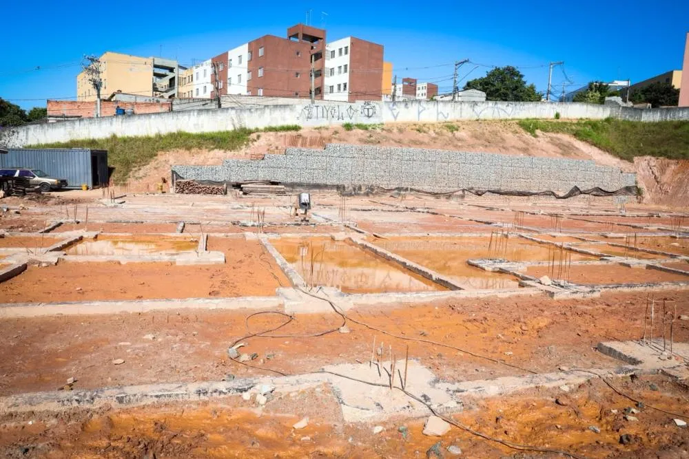 Obras da nova EMEB Tom Jobim avançam para etapa de instalações hidráulicas e elétricas em Ferraz