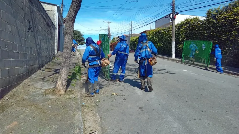 Arujá intensifica serviços de zeladoria em diversos bairros durante a semana