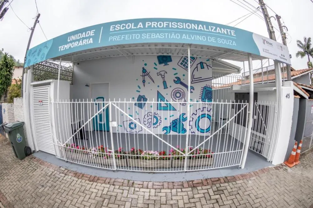 Etec abre inscrições para vagas remanescentes do curso técnico em Logística em Guararema