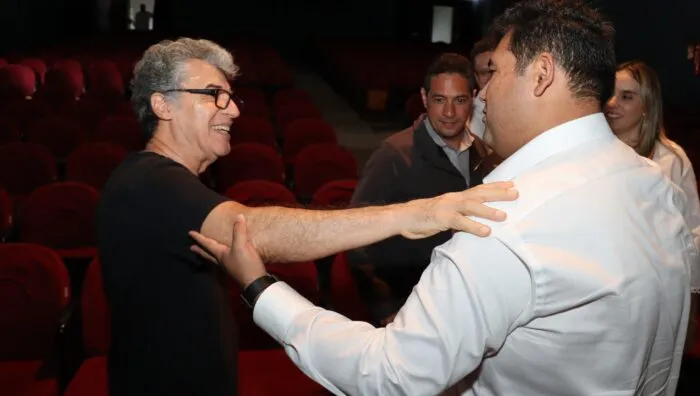 Paulo Betti promove workshop, peça e encontro com prefeito em Suzano