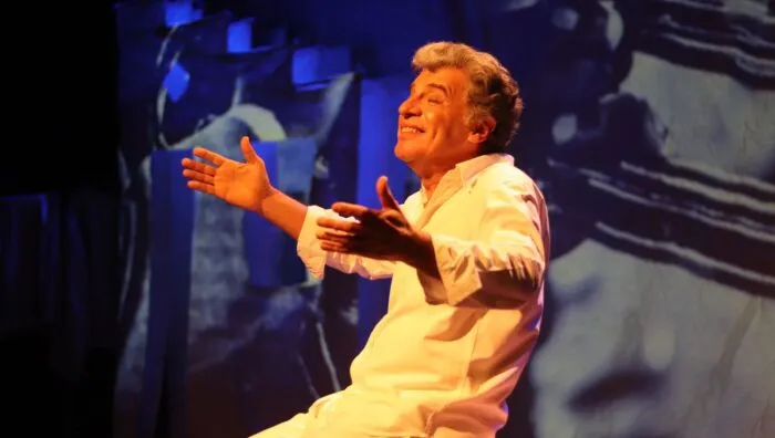 Paulo Betti lota Teatro Armando de Ré com peça autobiográfica