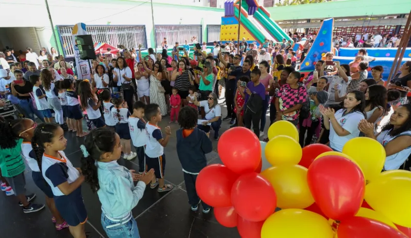 Rua Mais Feliz reúne 5 mil pessoas em Jundiapeba com lazer e serviços sociais
