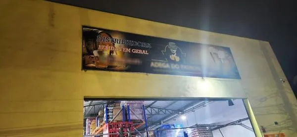 Guarulhos: Prefeitura fecha quatro adegas irregulare