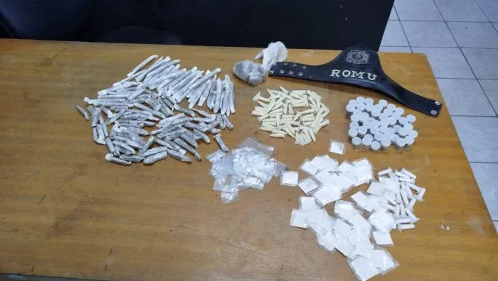 Romu faz prisões e recupera moto roubada