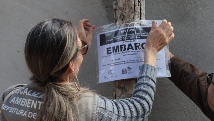 Fiscalização interrompe crimes ambientais na estrada do Morro Grande e no Jardim Ikeda