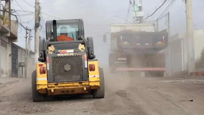 Pavimentação na rua Nossa Senhora Aparecida dá início a conjunto de obras na Vila Fátima