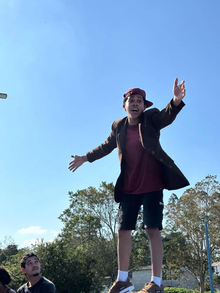 Arujá: teatro de rua apresenta “No fim, Carnaval”