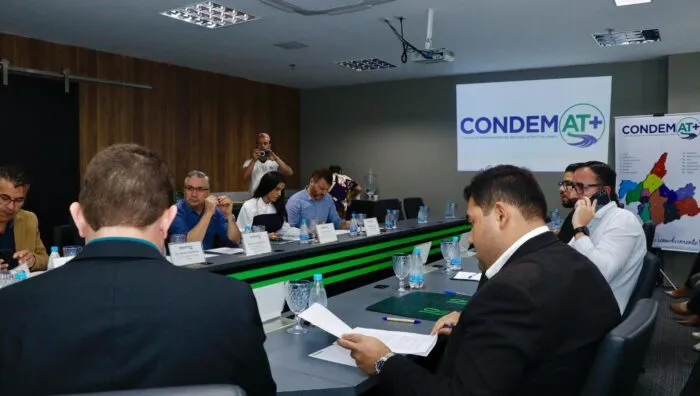Prefeito e secretário participam de reunião do Condemat+ para fortalecimento regional