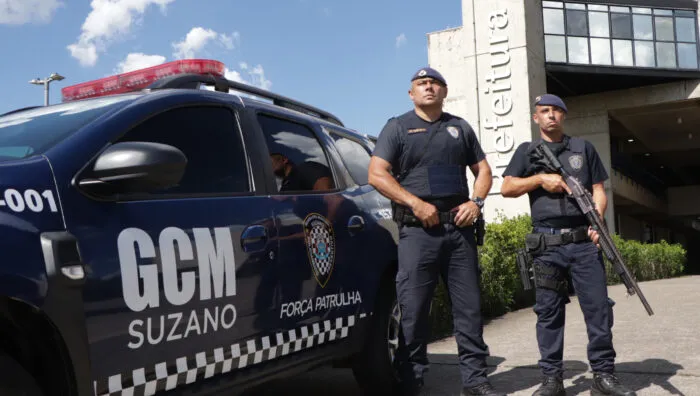 Força Patrulha apreende 367 porções de drogas e recupera celular furtado em Suzano