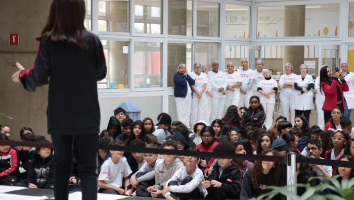 Prefeito visita Sesi de Suzano e interage com estudantes e profissionais