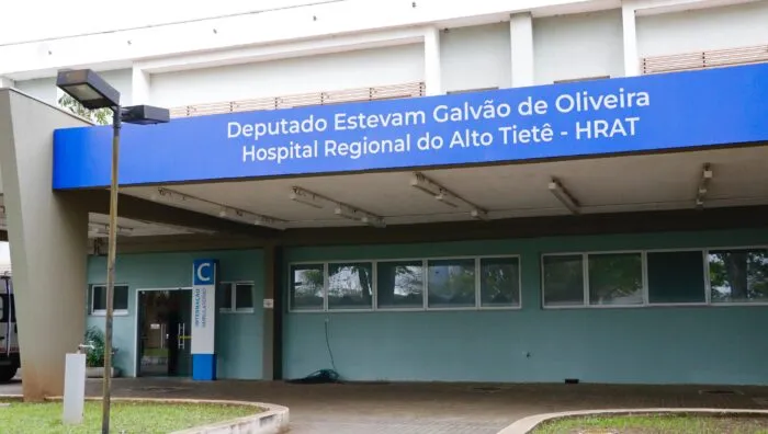 Prefeito participa de solenidade que oficializa HRAT com nome de Estevam Galvão