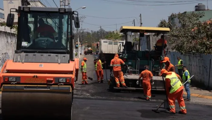 Suzano inicia aplicação de massa asfáltica no Jardim Casa Branca