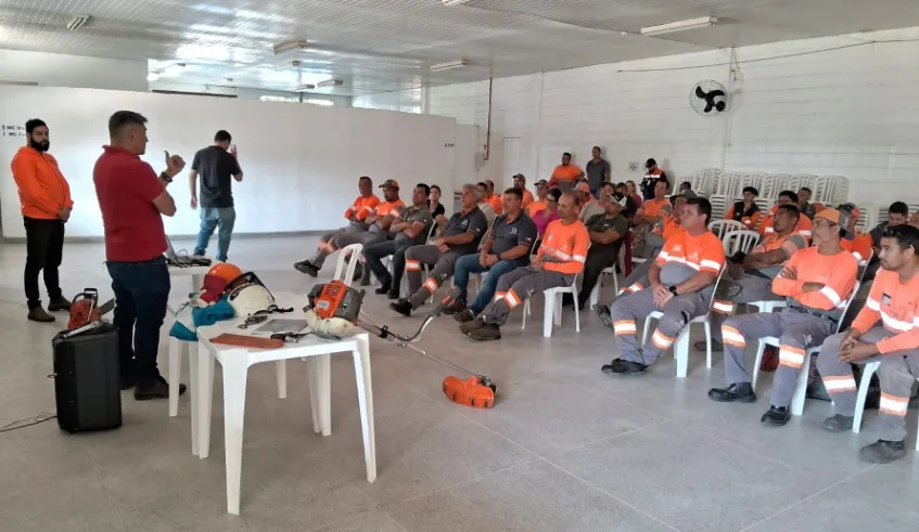 Servidores de Mogi recebem treinamento para podas e supressão de árvores