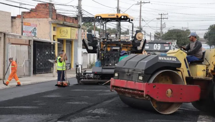 Rua Isaura Tavares de Paiva é asfaltada para melhorar mobilidade no Parque Maria Helena