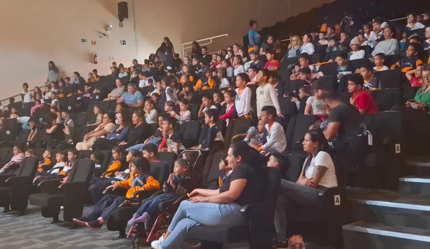 Mogi das Cruzes leva espetáculo circense a mais de 300 alunos