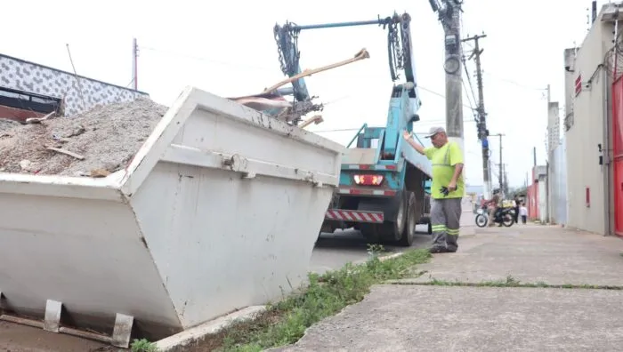 Meio Ambiente apreende caçambas irregulares no Jardim Casa Branca
