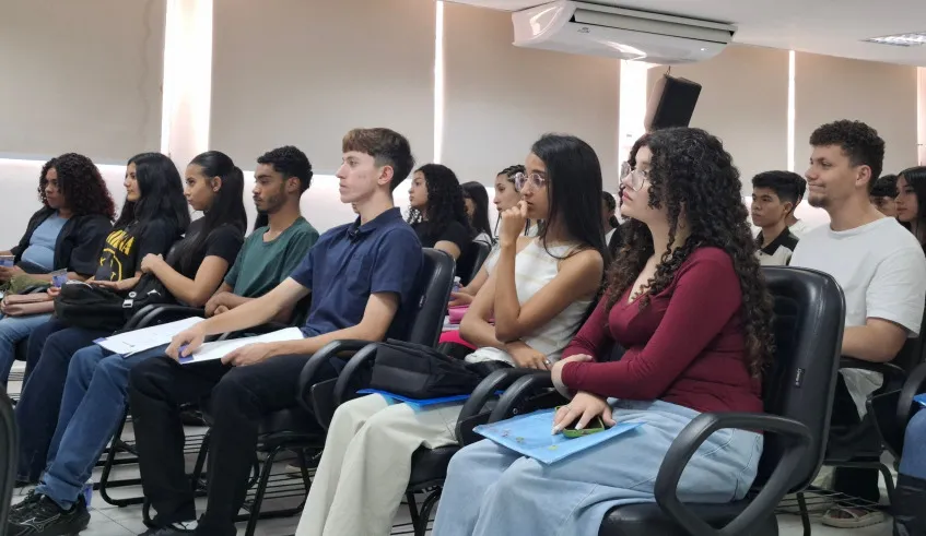 Mogi contrata primeiros estagiários do programa Bolsa Estágio Ensino Médio