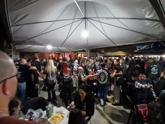 Festa de 40 anos do Naja Motoclube reúne mais de mil pessoas