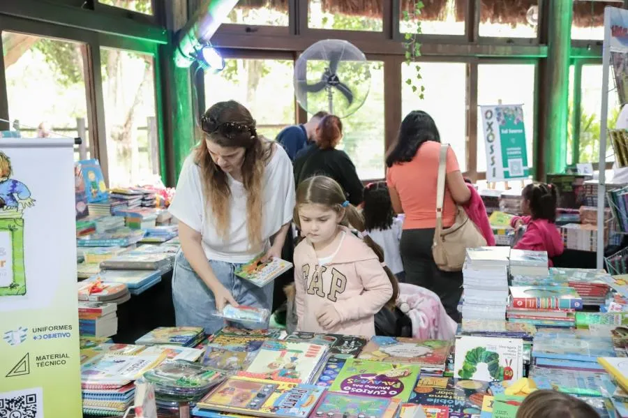 Guararema abre a 4ª edição da FLIG com corrida inspirada na fábula “A Lebre e a Tartaruga”