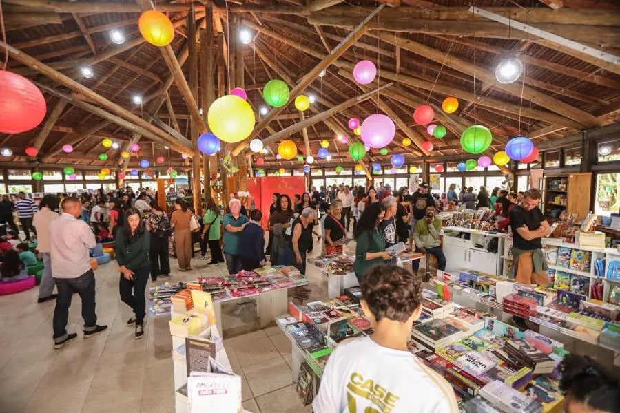 Guararema dá início à 4ª FLIG com “corrida fabulosa” e programação literária repleta de lançamentos