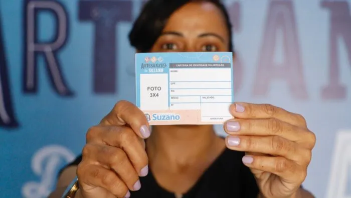 Desenvolvimento Econômico promove encontro e entrega novas carteirinhas a 125 artesãos