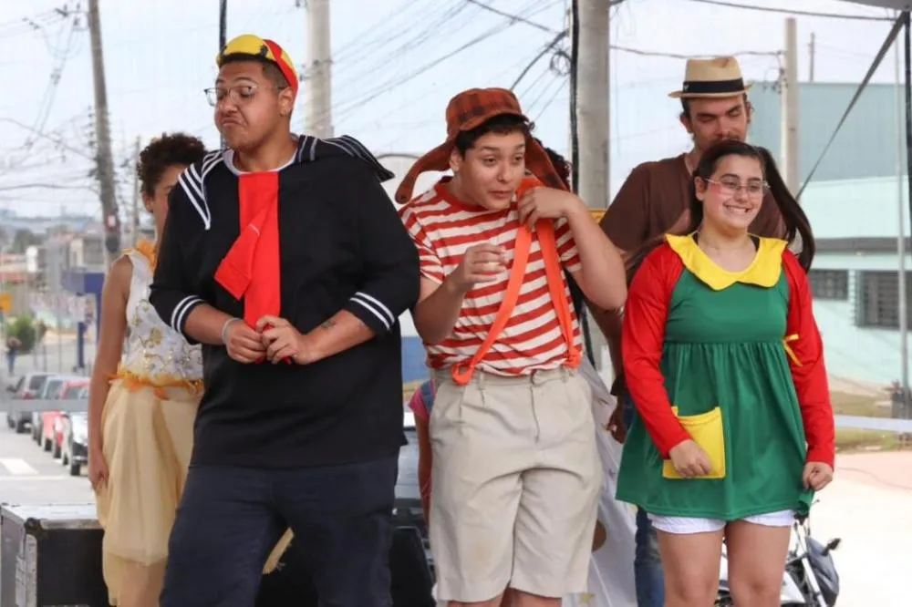 Cultura de Itaquá apresenta peça inspirada em Chaves para celebrar o mês das crianças