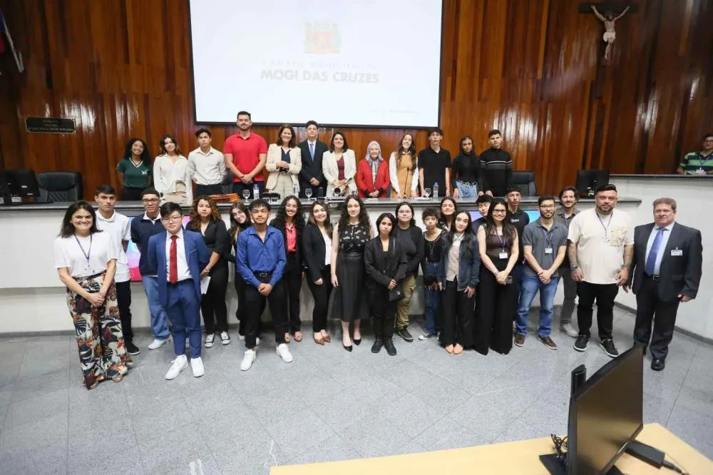 Estudantes protagonizam sessão do Parlamento Estudantil em Mogi
