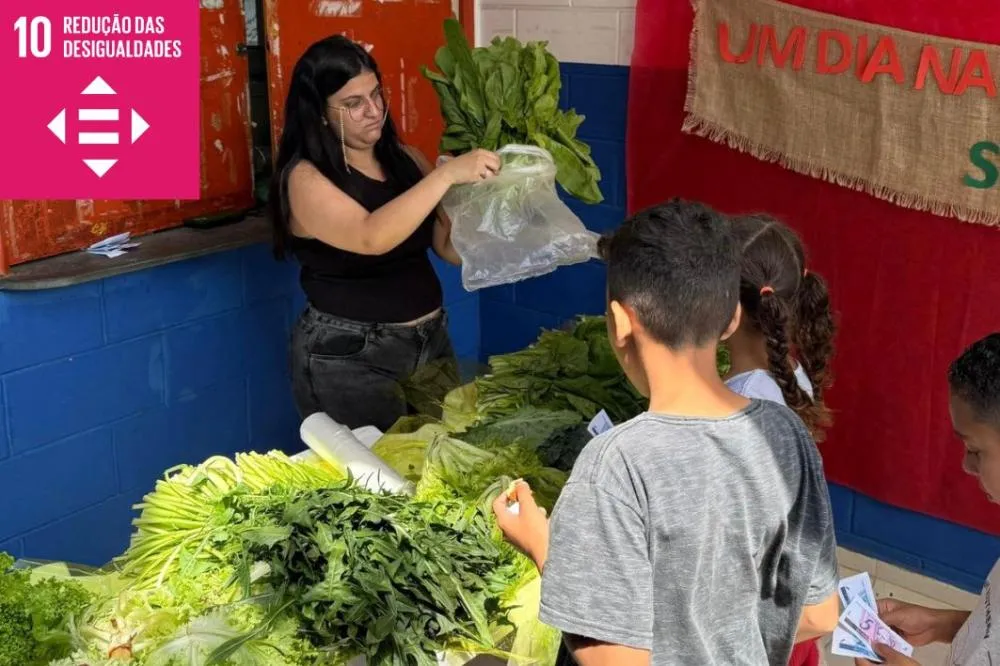 Itaquaquecetuba encerra Semana da Alimentação com ação na praça Padre João Álvares