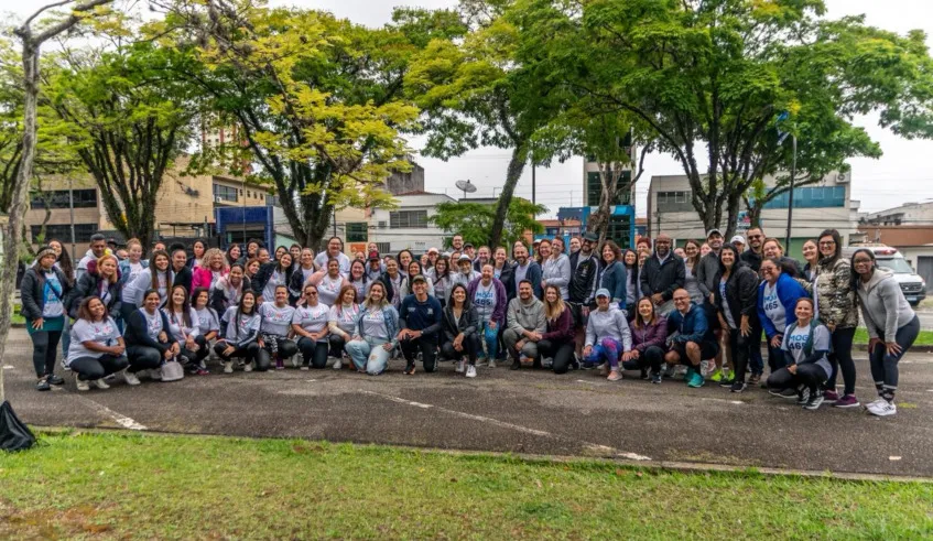1ª Caminhada pela Educação mobiliza profissionais da rede municipal em Mogi