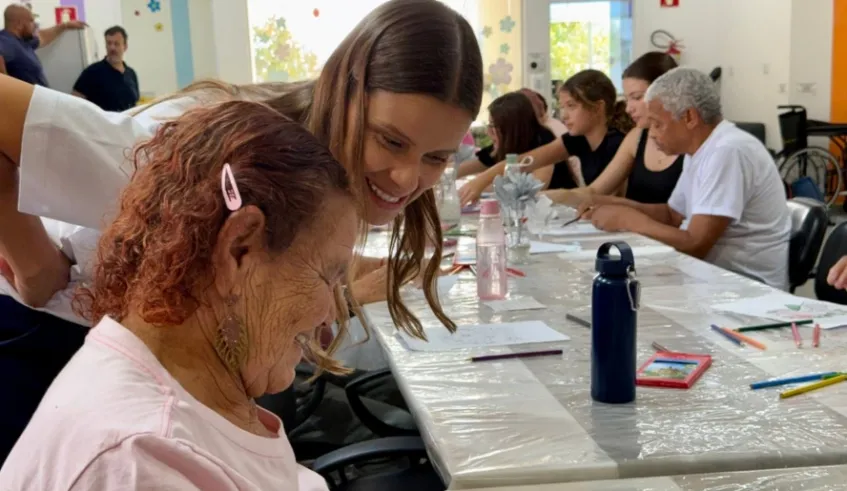 Fundo Social promove integração entre estudantes e idosos no Centro-Dia de Mogi
