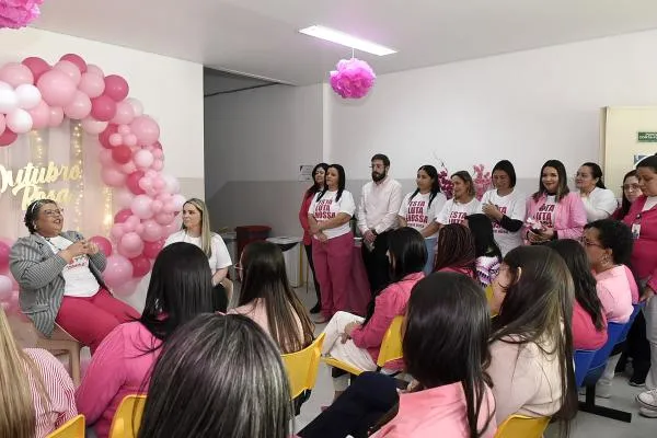 Hospital Pimentas-Bonsucesso emociona com ação do Outubro Rosa