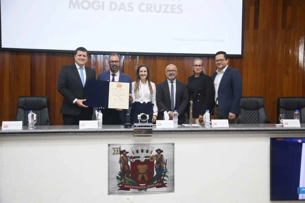 Câmara homenageia Colégio Adventista pelos 90 anos de história em Mogi