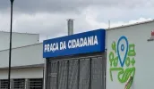 Oficina gratuita ensina impressão 3D na Praça da Cidadania, em Jundiapeba
