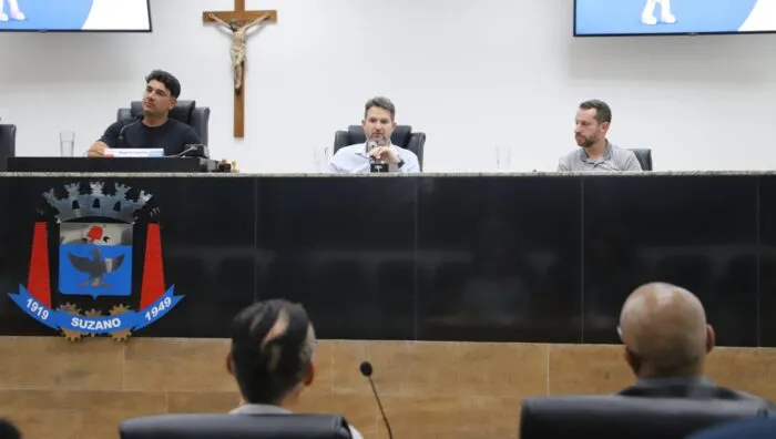 Saúde aplica 4,2 mil doses desde 2024 com vacinação casa a casa e nas escolas