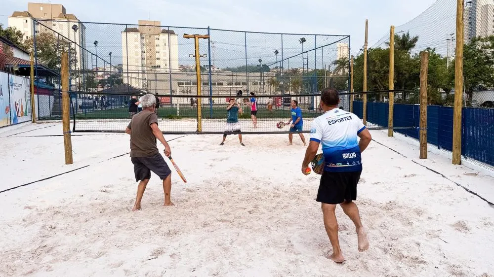 Secretaria Municipal de Esportes abre inscrições para aulas gratuitas de Beach Tênis